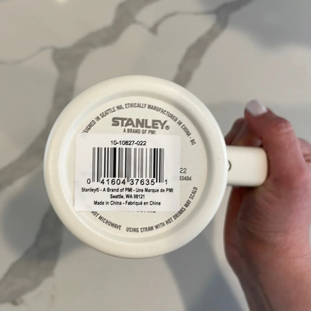 Stanley - 30 oz. CREAM Quencher H2.0 Flowstate Tumbler with Handle - NWT!